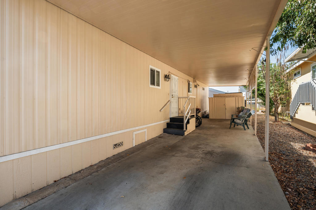 211 N Citrus Avenue 270