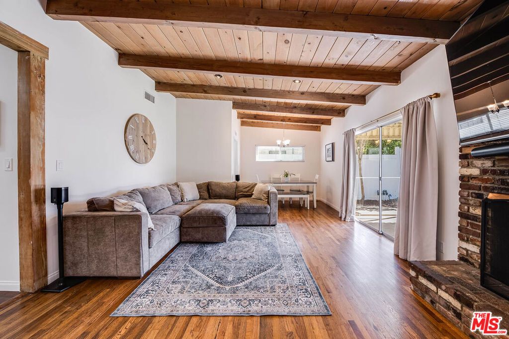 Photo of 15708 Kalisher Street, Granada Hills, CA 91344 (MLS # 26659715)