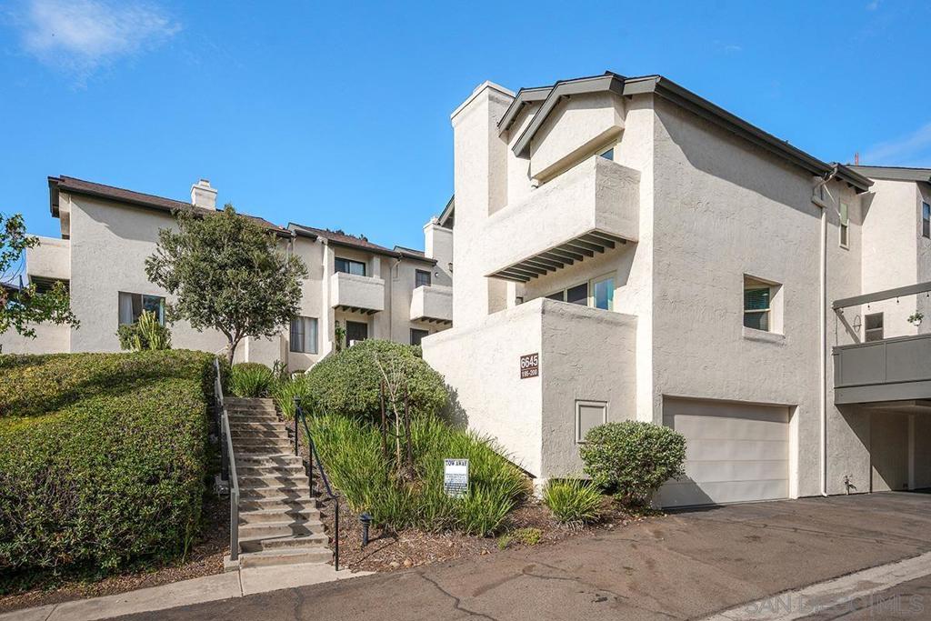 6645 Canyon Rim Row 200