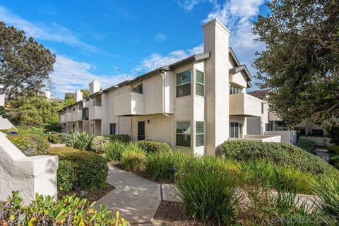 Photo of 6645 Canyon Rim Row ROW #200, San Diego, CA 92111 (MLS # 260022448SD)