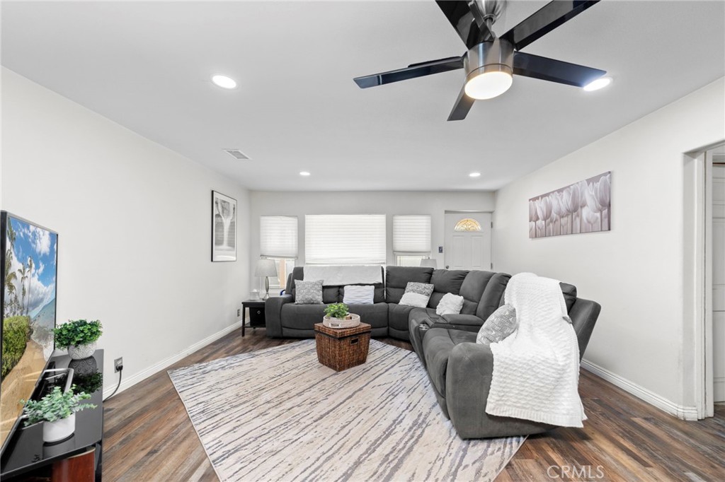 2047 E Cypress Street