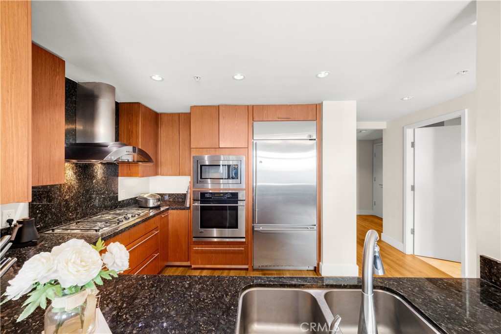 3131 Michelson Dr 1206