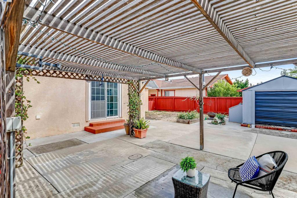 JACKSON TRIANGLE - Residential