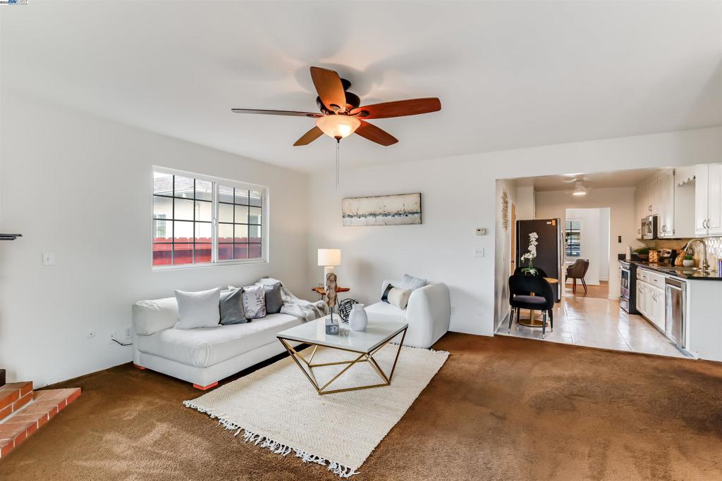 JACKSON TRIANGLE - Residential