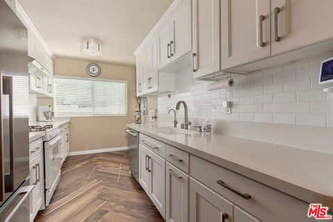 Tiny photo for 2223 S Bentley Avenue #202, Los Angeles, CA 90064 (MLS # 26103057)