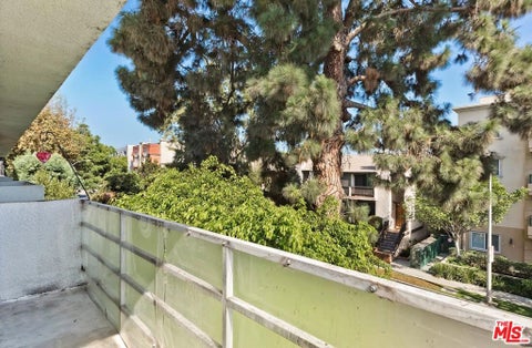 Tiny photo for 2223 S Bentley Avenue #202, Los Angeles, CA 90064 (MLS # 26103057)
