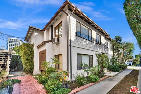 Photo of 10357 Ashton Avenue, Los Angeles, CA 90024 (MLS # 26637339)