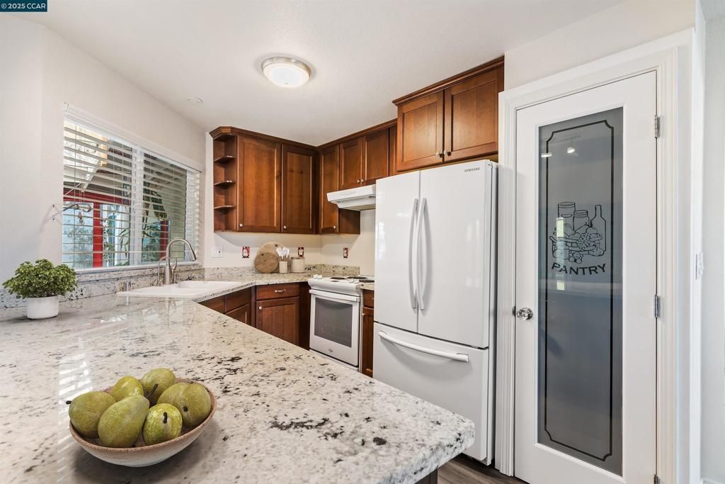 Photo of 2218 Serrano Way Way, Pittsburg, CA 94565 (MLS # 41115228)