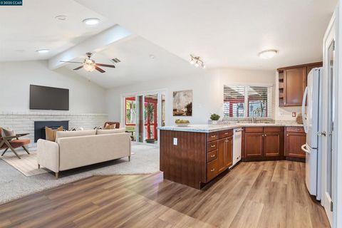 Photo of 2218 Serrano Way Way, Pittsburg, CA 94565 (MLS # 41115228)
