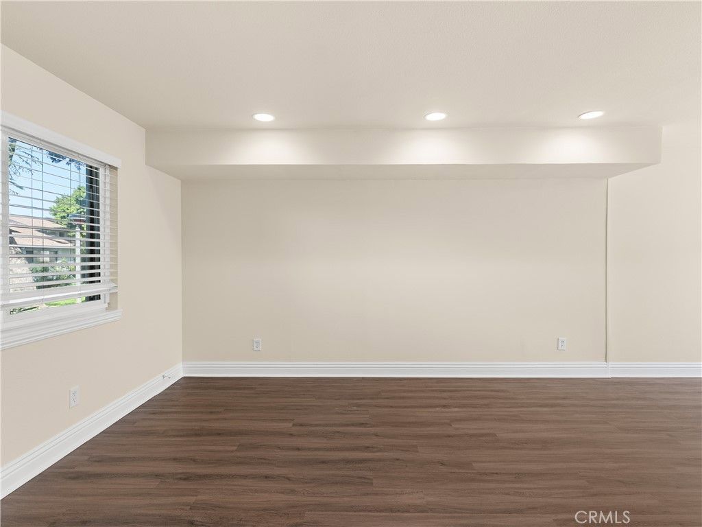 Photo of 19905 Keswick Ln, Huntington Beach, CA 92646 (MLS # OC26033195)