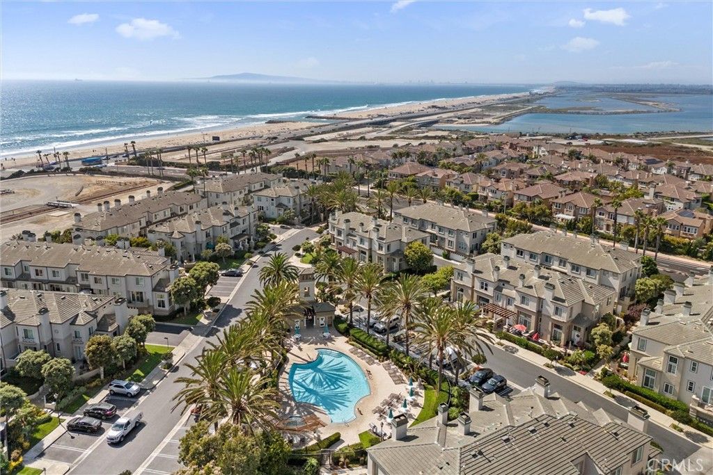 Photo of 19271 Surfwave Drive Dr, Huntington Beach, CA 92648 (MLS # OC25191638)