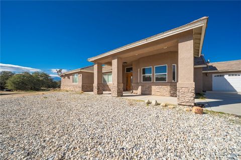 Photo of 5378 Bellflower Street, Oak Hills, CA 92344 (MLS # IG25258826)