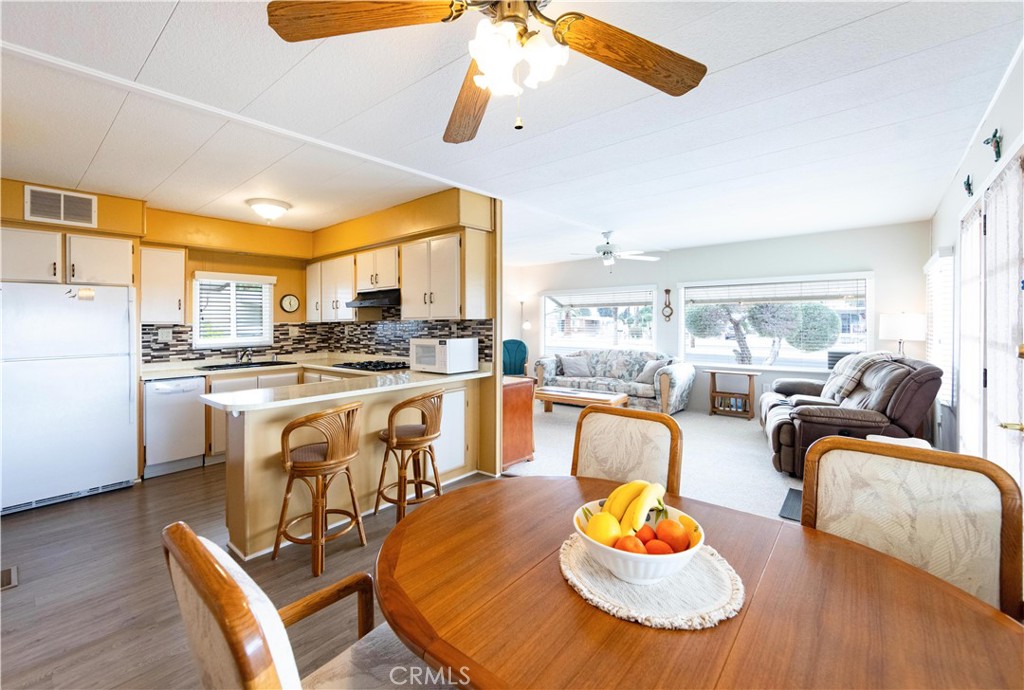 Charming 2-Bedroom Home with Mountain Views in Golf Paradise 55+ Community!
Welcome to this delightful two-bedroom, two-bathroom home. It offers an inviting open-concept layout, where the living room seamlessly flows into the dining area. The cute and functional kitchen is perfect for everyday living, while the beautiful windows showcase breathtaking mountain views and fill the space with natural light. Step outside to a lovely patio surrounded by citrus trees, creating the perfect spot to relax and enjoy the serene surroundings.
Located in Golf Paradise, a premier 55+ community, residents enjoy unlimited golf, a sparkling pool, pickleball courts, and an on-site restaurant just steps away. Conveniently close to shopping centers and easy access to the highway, this home offers both tranquility and accessibility.
Don't miss to live in a vibrant, active community.