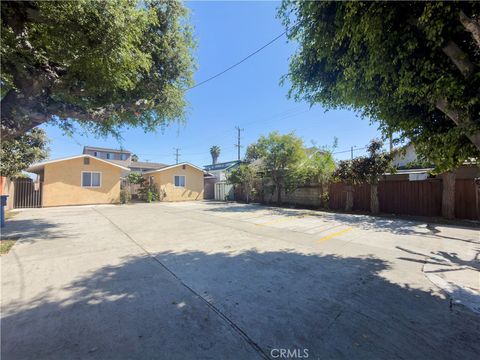 Photo of 4014 Mckinley Avenue, Los Angeles, CA 90011 (MLS # DW26056244)