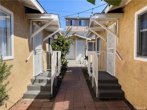 Photo of 4014 Mckinley Avenue, Los Angeles, CA 90011 (MLS # DW26056244)