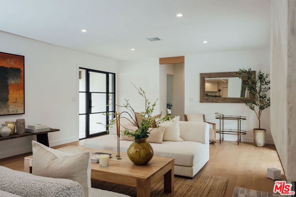 Photo of 1560 S Calle Palo Fierro, Palm Springs, CA 92264 (MLS # 25593301)