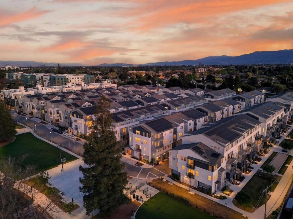 Properties 3 550 Redberry Way