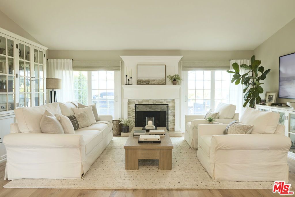 Photo of 358 Via Metates, Oceanside, CA 92057 (MLS # 25622703)