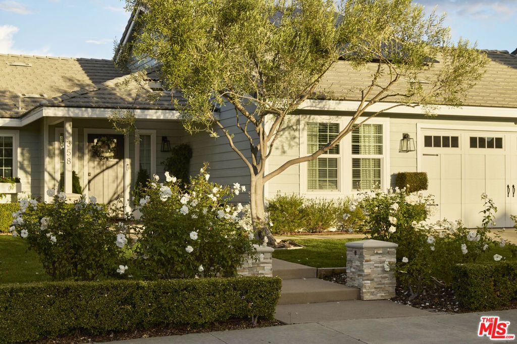 Photo of 358 Via Metates, Oceanside, CA 92057 (MLS # 25622703)