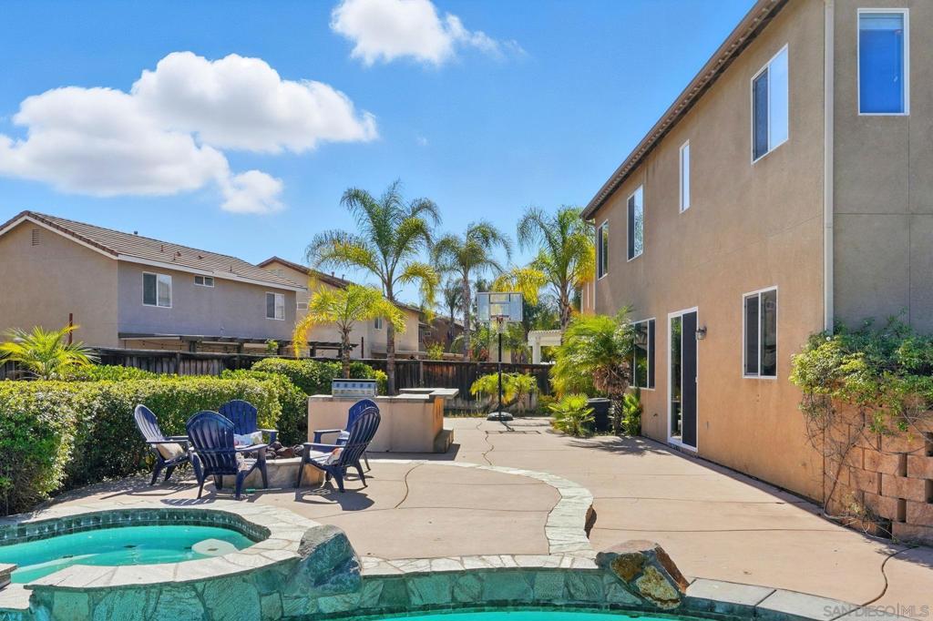 38200 Camarada Ln