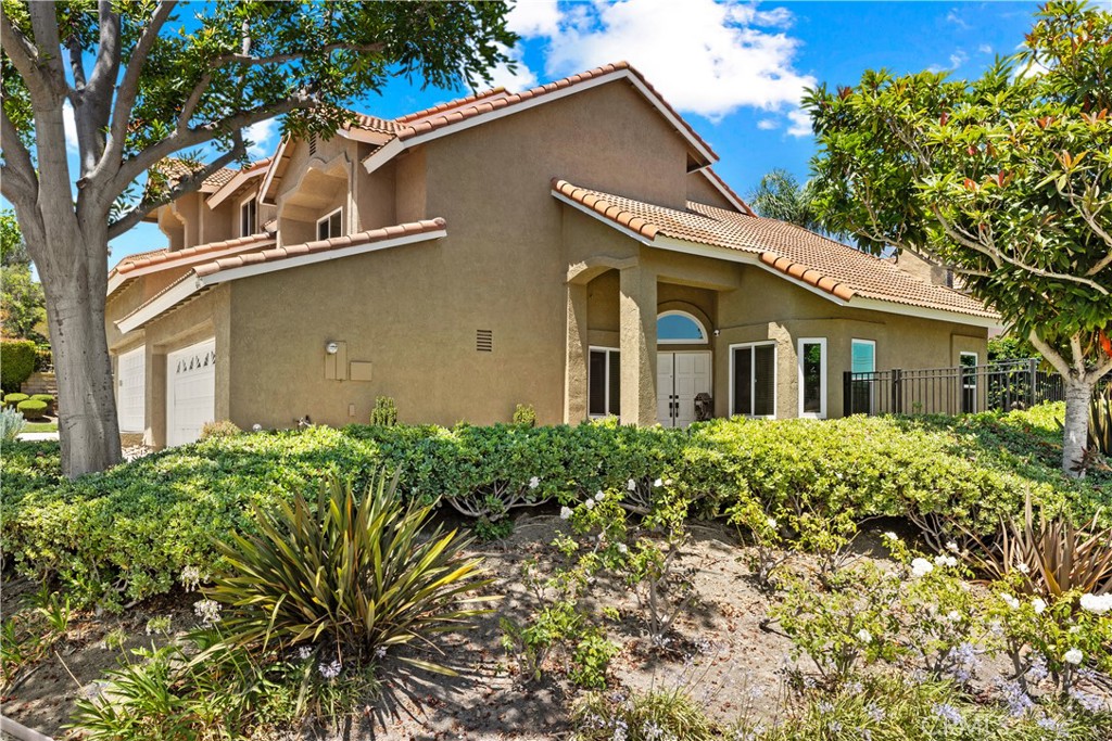 6041 E Queens Drive
