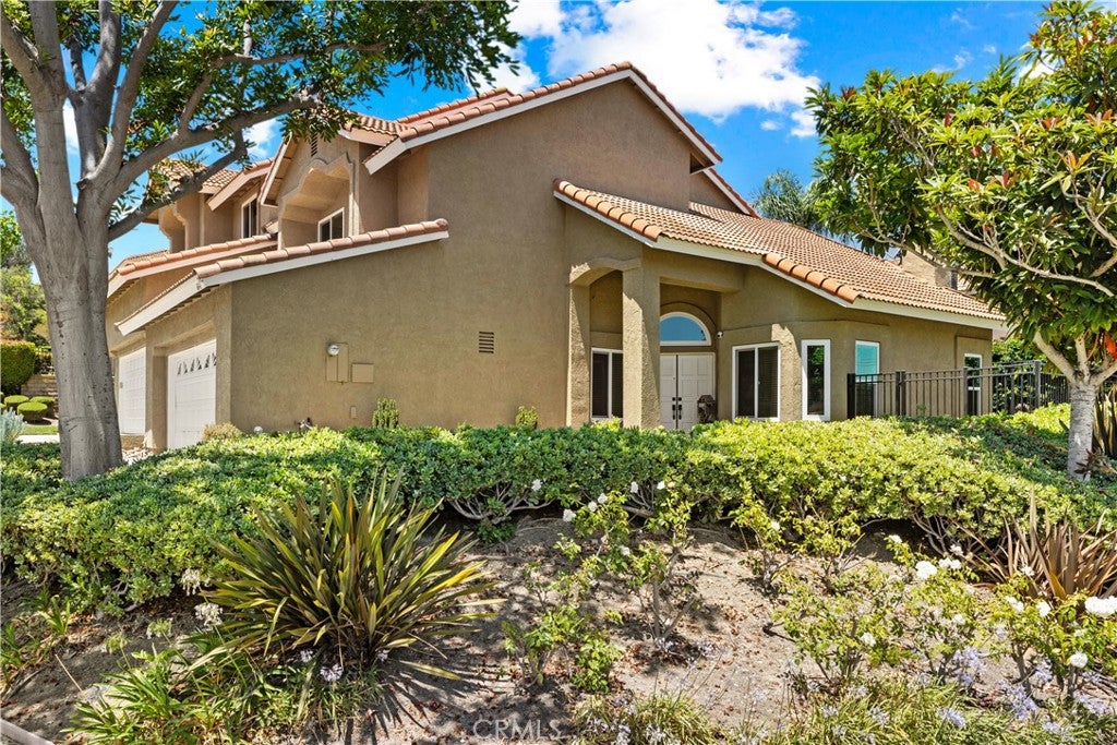 6041 E Queens Drive
