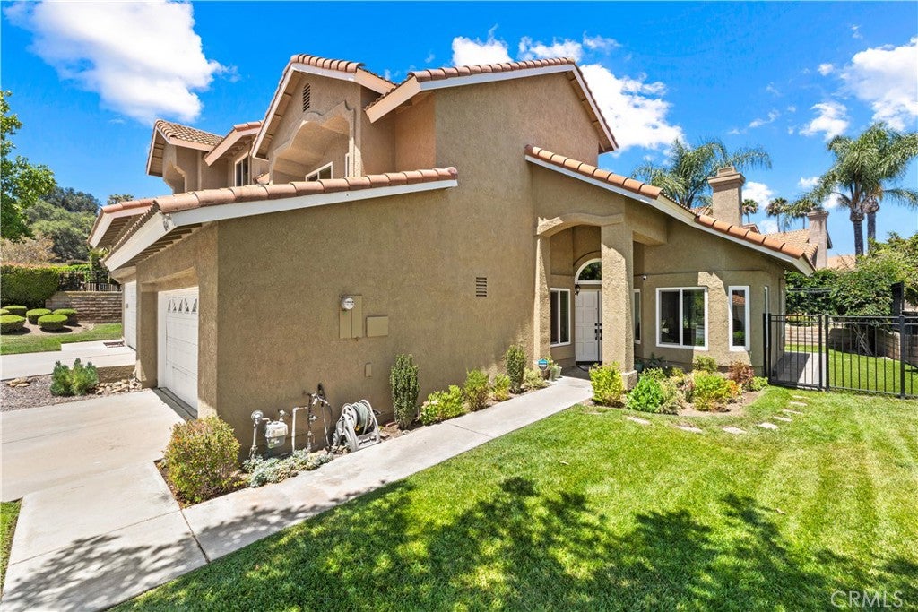 6041 E Queens Drive