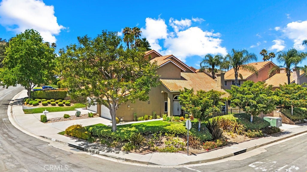 6041 E Queens Drive