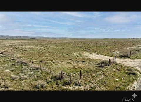 Photo of 10 Avenue G, Roosevelt, CA 93535 (MLS # CV26097312)