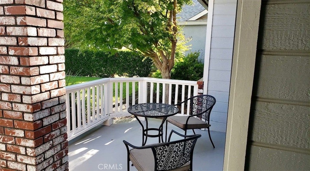 2559 E Fallbrook