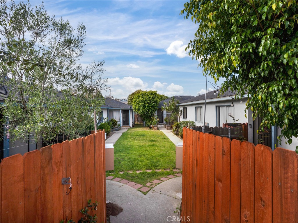 1417 Manhattan Beach