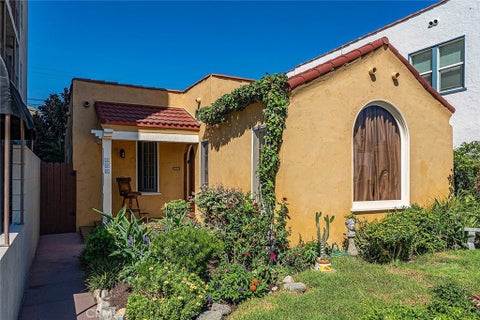 Photo of 105 Claremont Avenue, Long Beach, CA 90803 (MLS # PW26223508)