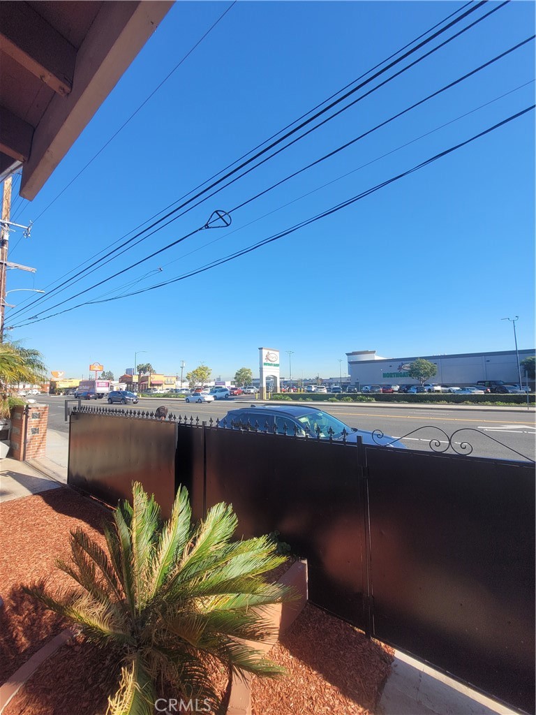 14425 Prairie Avenue