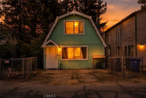 Photo of 1111 W Aeroplane BLVD, Big Bear City, CA 92314 (MLS # DW26137175)