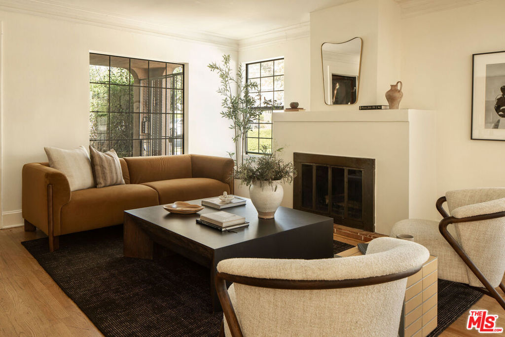 1518 N Stanley Avenue