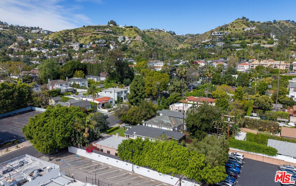 Photo of 1518 N Stanley Avenue, Los Angeles, CA 90046 (MLS # 26634387)