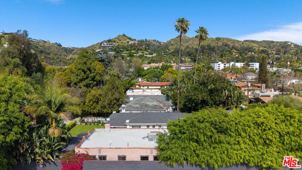 Photo of 1518 N Stanley Avenue, Los Angeles, CA 90046 (MLS # 26634387)