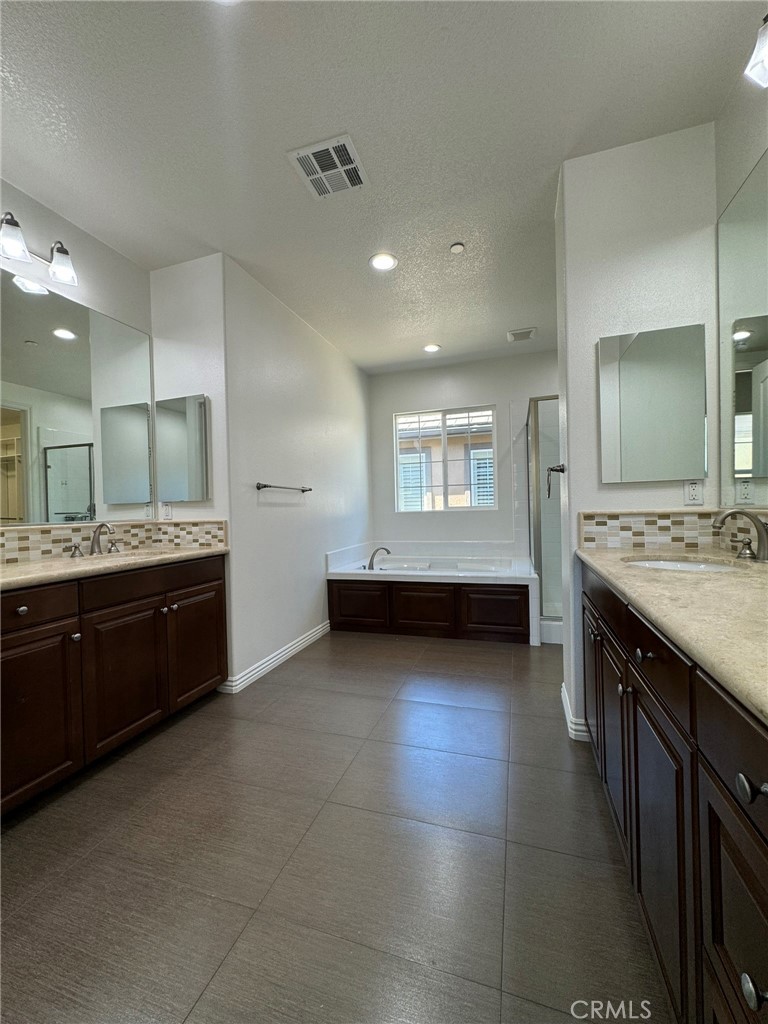 unknown - Residential Lease
