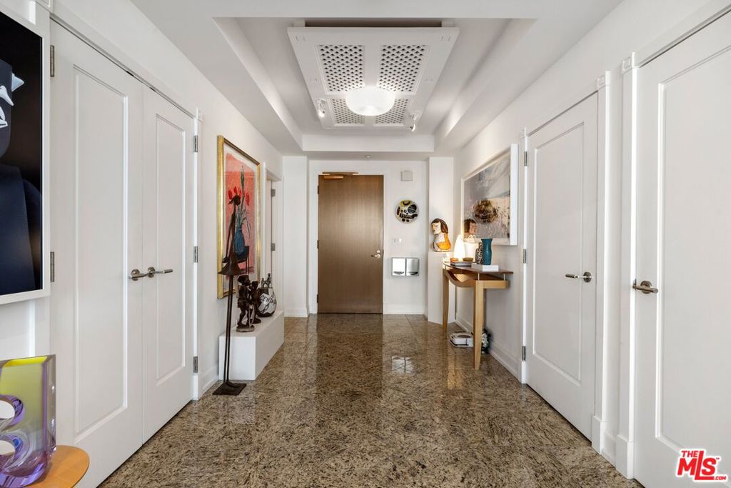 900 W Olympic Boulevard 46G