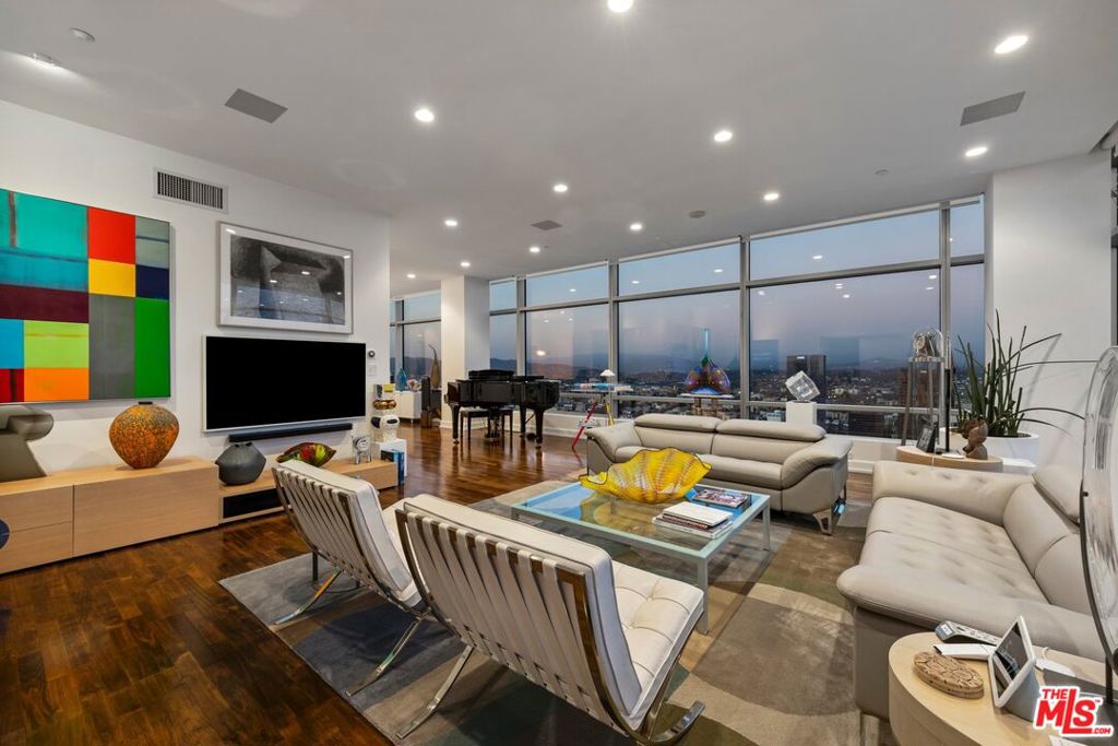 900 W Olympic Boulevard 46G