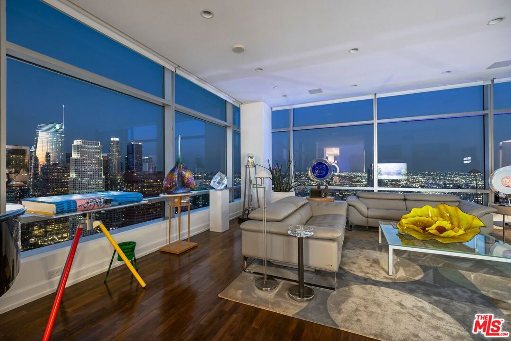 900 W Olympic Boulevard 46G