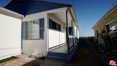 Photo of 206 S Prospect Avenue, Redondo Beach, CA 90277 (MLS # 25629989)