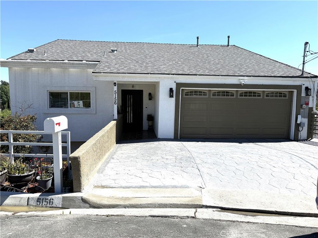 Photo of 5156 Campo Rd, Woodland Hills, CA 91364 (MLS # SR26056331)
