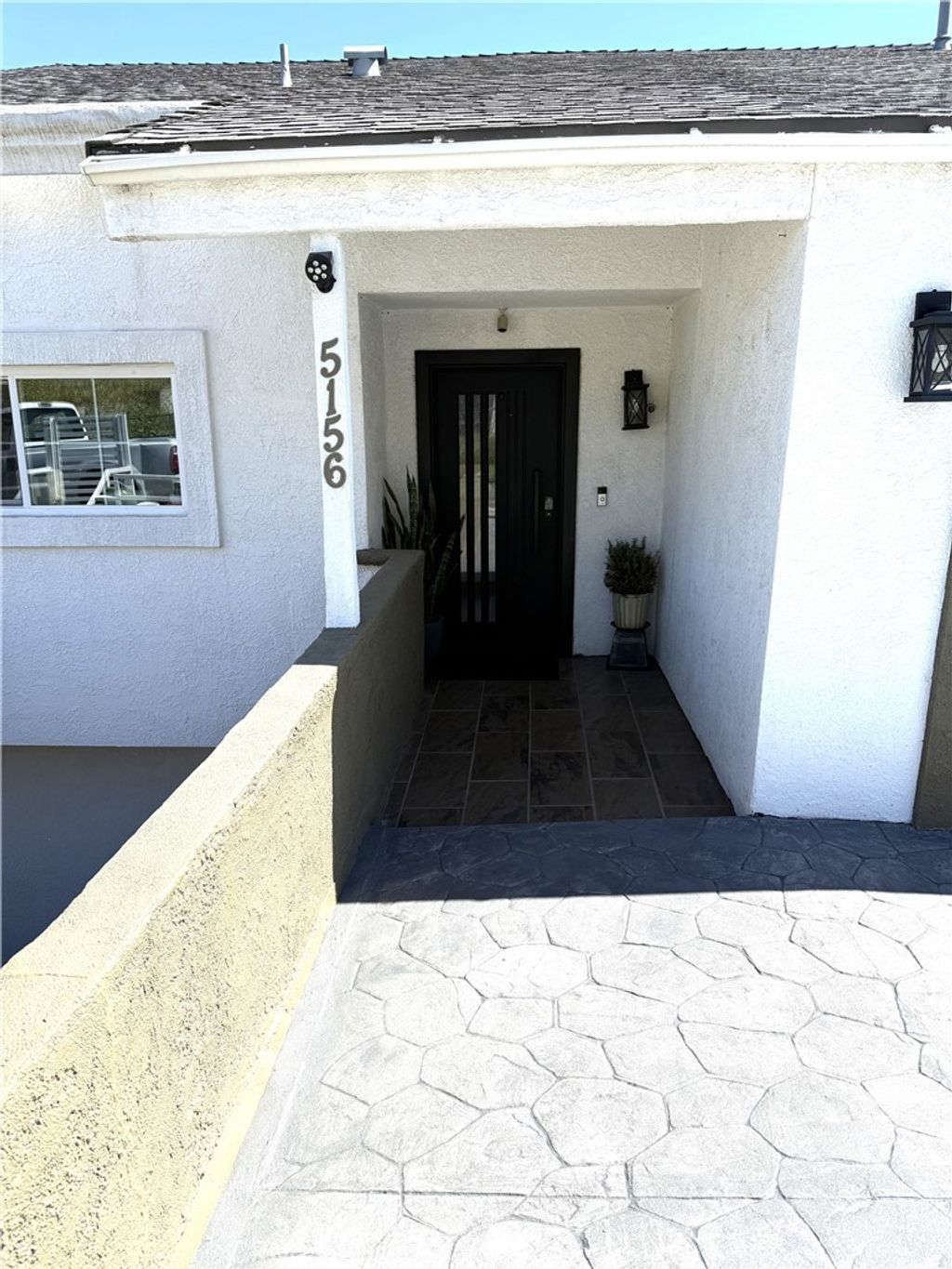 Photo of 5156 Campo Rd, Woodland Hills, CA 91364 (MLS # SR26056331)