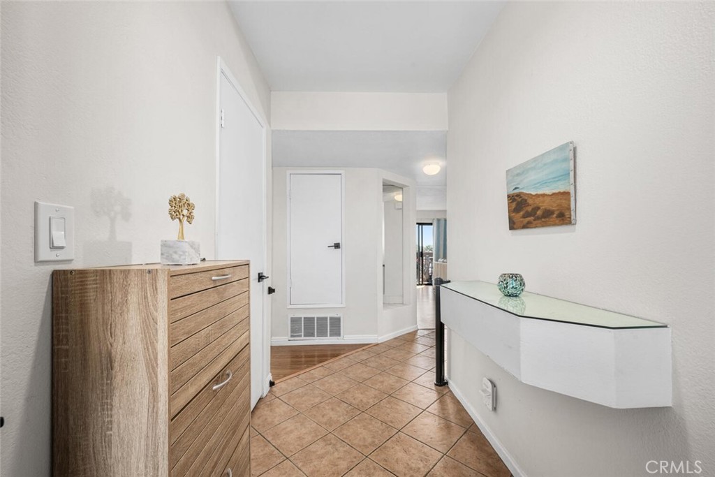 1425 E 2nd Street 301