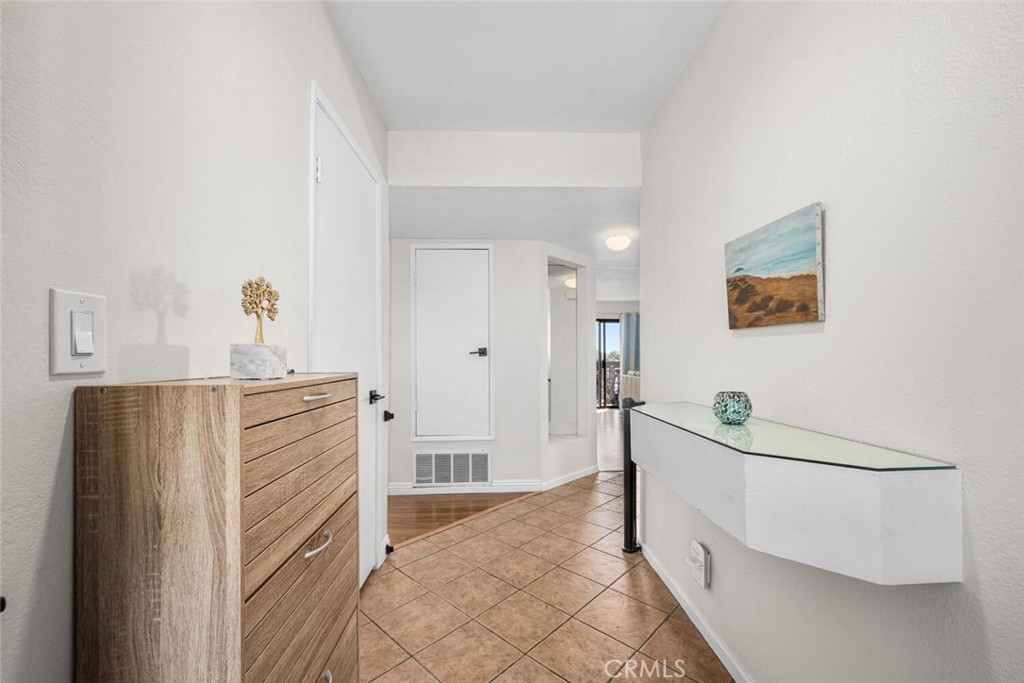 1425 E 2nd Street 301