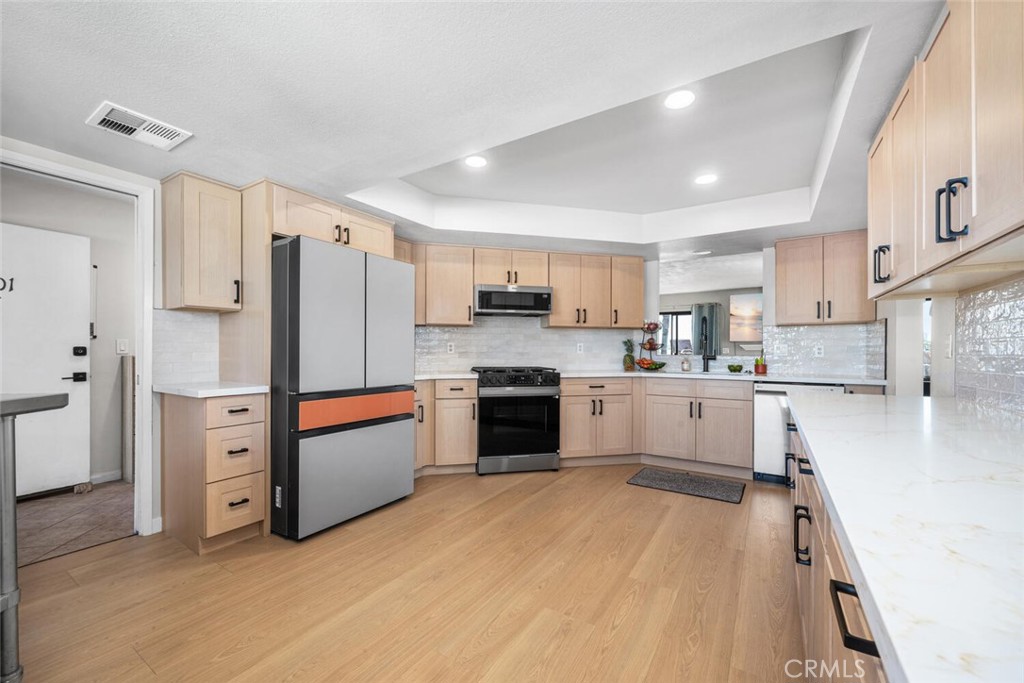 1425 E 2nd Street 301