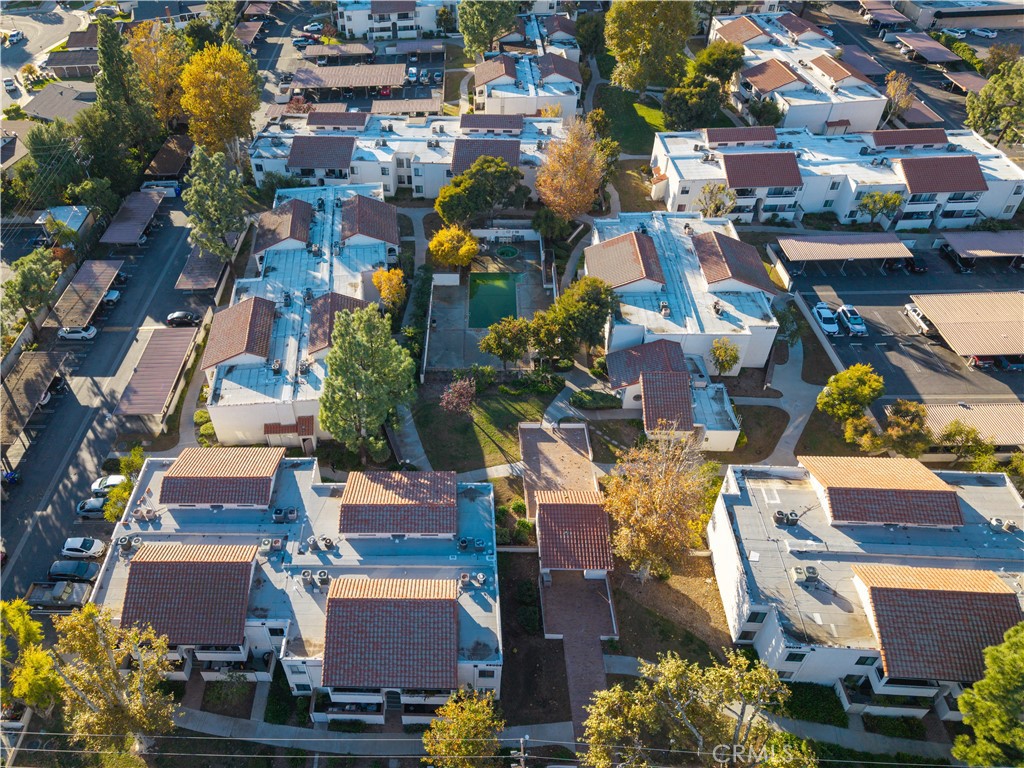 Peachland Condos (PCHC) - Residential