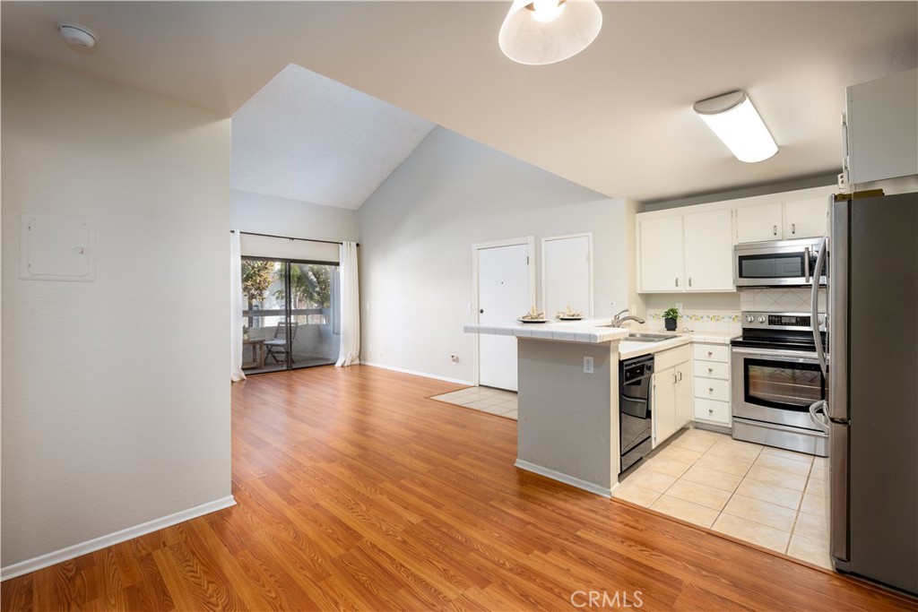 Peachland Condos (PCHC) - Residential