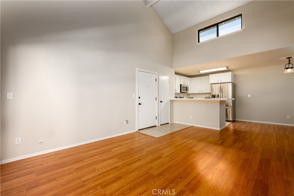 Peachland Condos (PCHC) - Residential